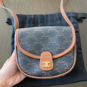 BRAND NEW Celine - Mini Besace in Triomphe Canvas and Calfskin Tan